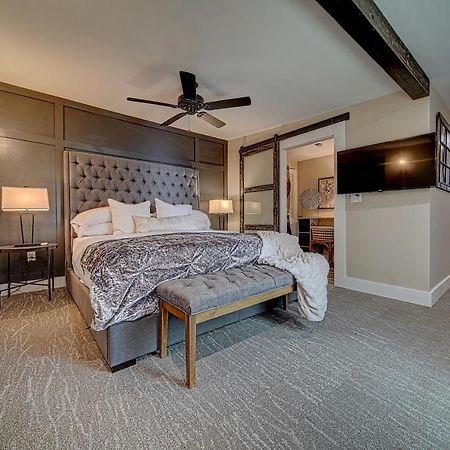 Апартаменты Town Square Retreat Блэрсвилл Экстерьер фото